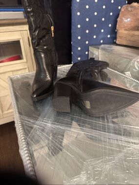 Women's Black Mid-Calf Heeled Boots with Side Zip